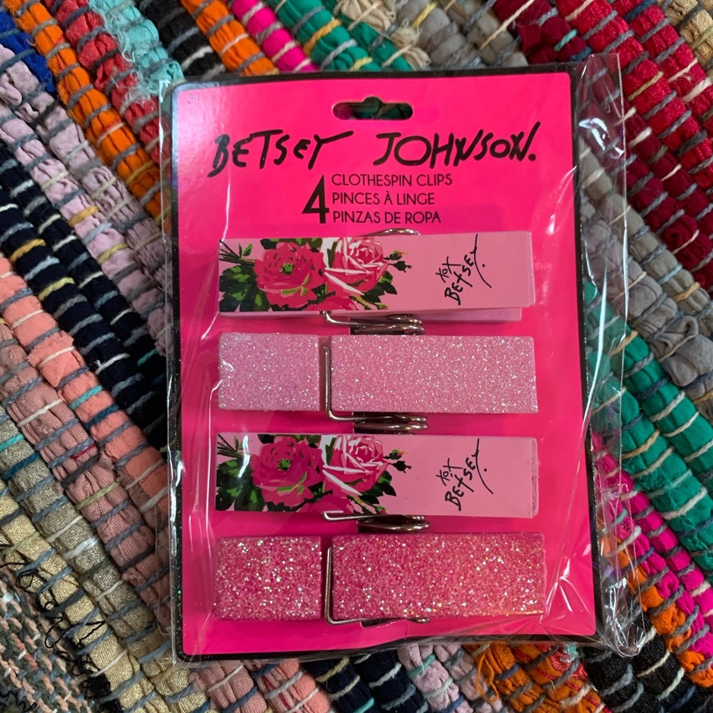 💖 Betsey Johnson Clothespin Scrapbooking Clips